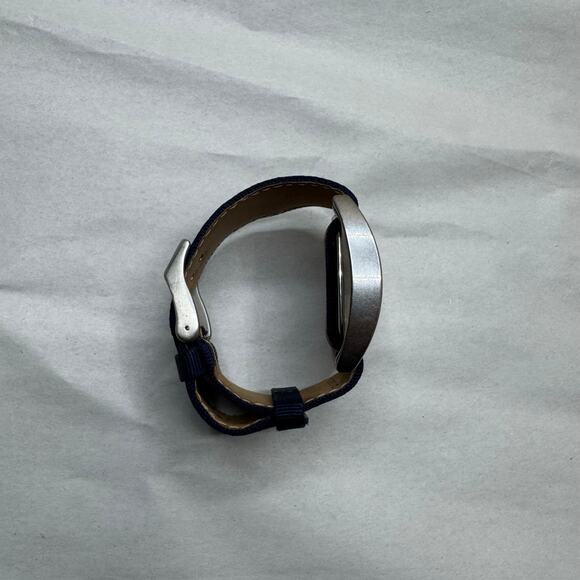 Y2K Diesel 5 Bar DZ-2059 Men’s Watch – Yellow/Blue Canvas Strap, Quartz Movement - Picture 8 of 8